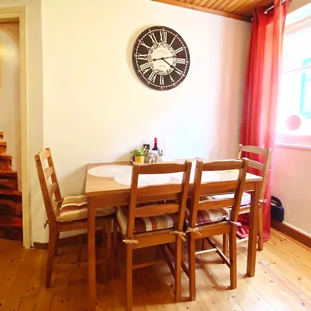 The Old Town Experience - Next To Liston